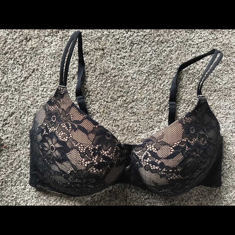 Victoria’s Secret Embrace Bra